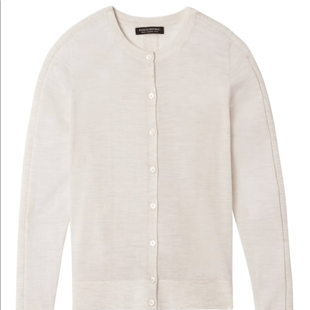 BANANA REPUBLIC: light pink sweater with buttons